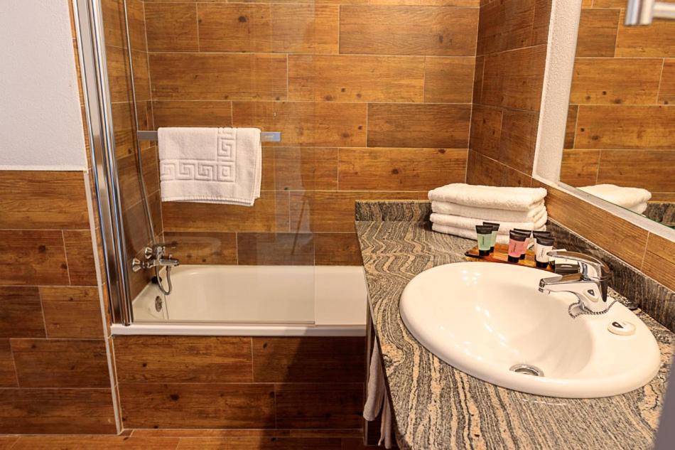 Hostal La Guineu Viladrau Kültér fotó